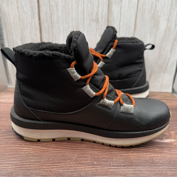 Columbia Women’s Black and Orange Snow Boots - Picture 9 of 11
